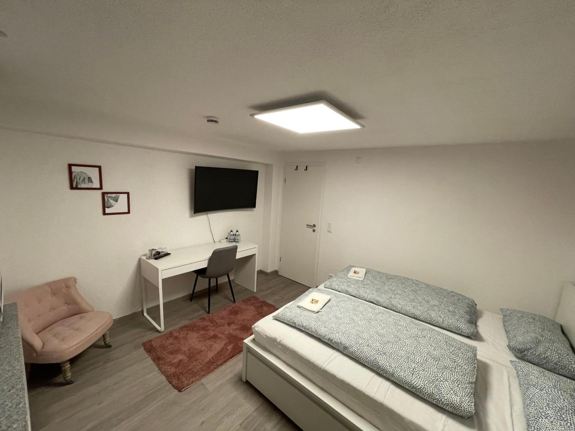 #3 Bequemes Zimmer Mit Pool Und Garten Memmingen Eksteriør billede