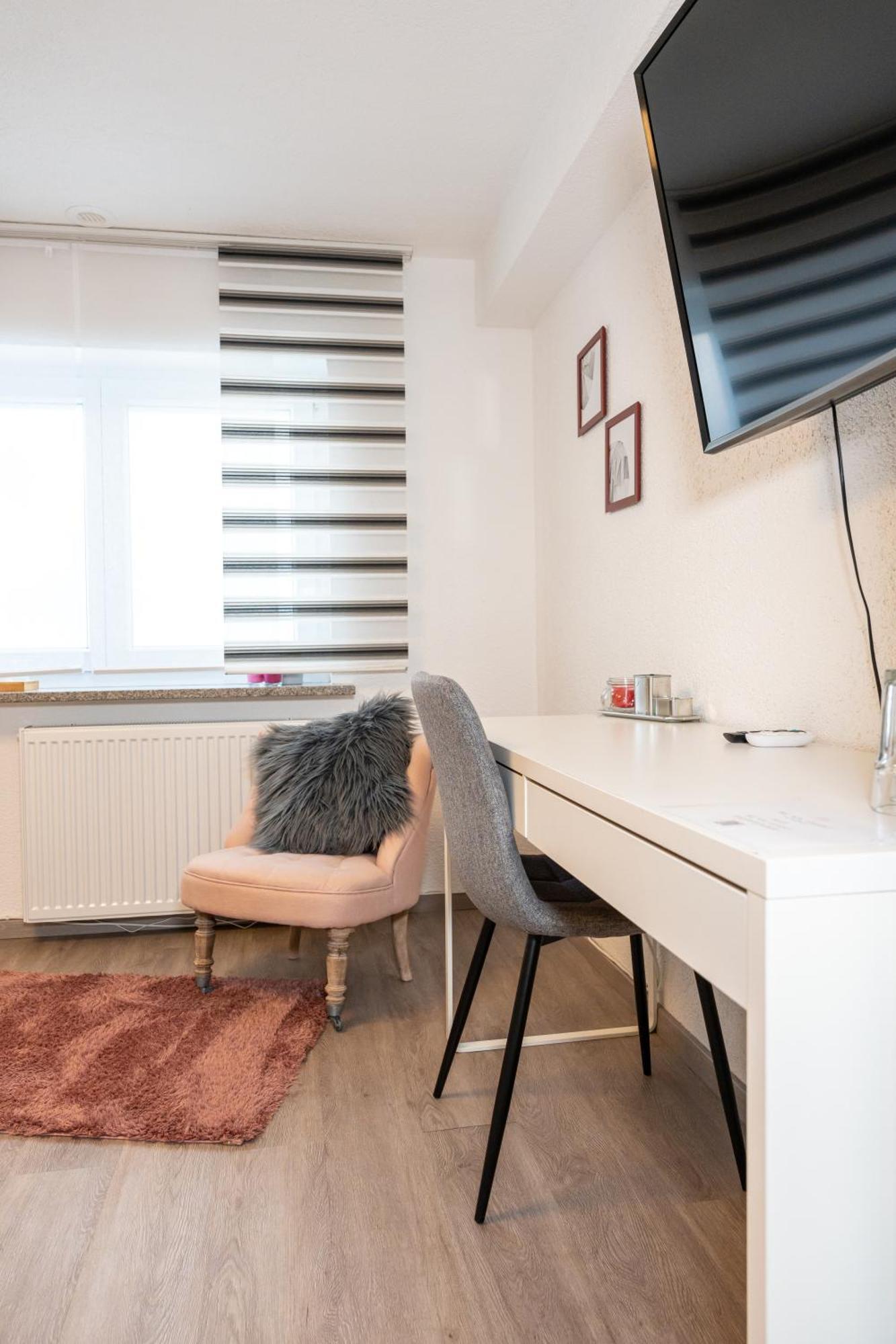 #3 Bequemes Zimmer Mit Pool Und Garten Memmingen Eksteriør billede